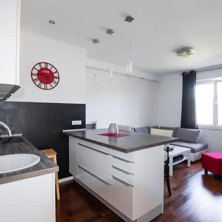 Lokvice Apartment *