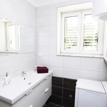Apartment Lokvice Trogir